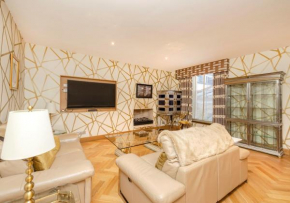 Beautiful 3bed Apt on York Place